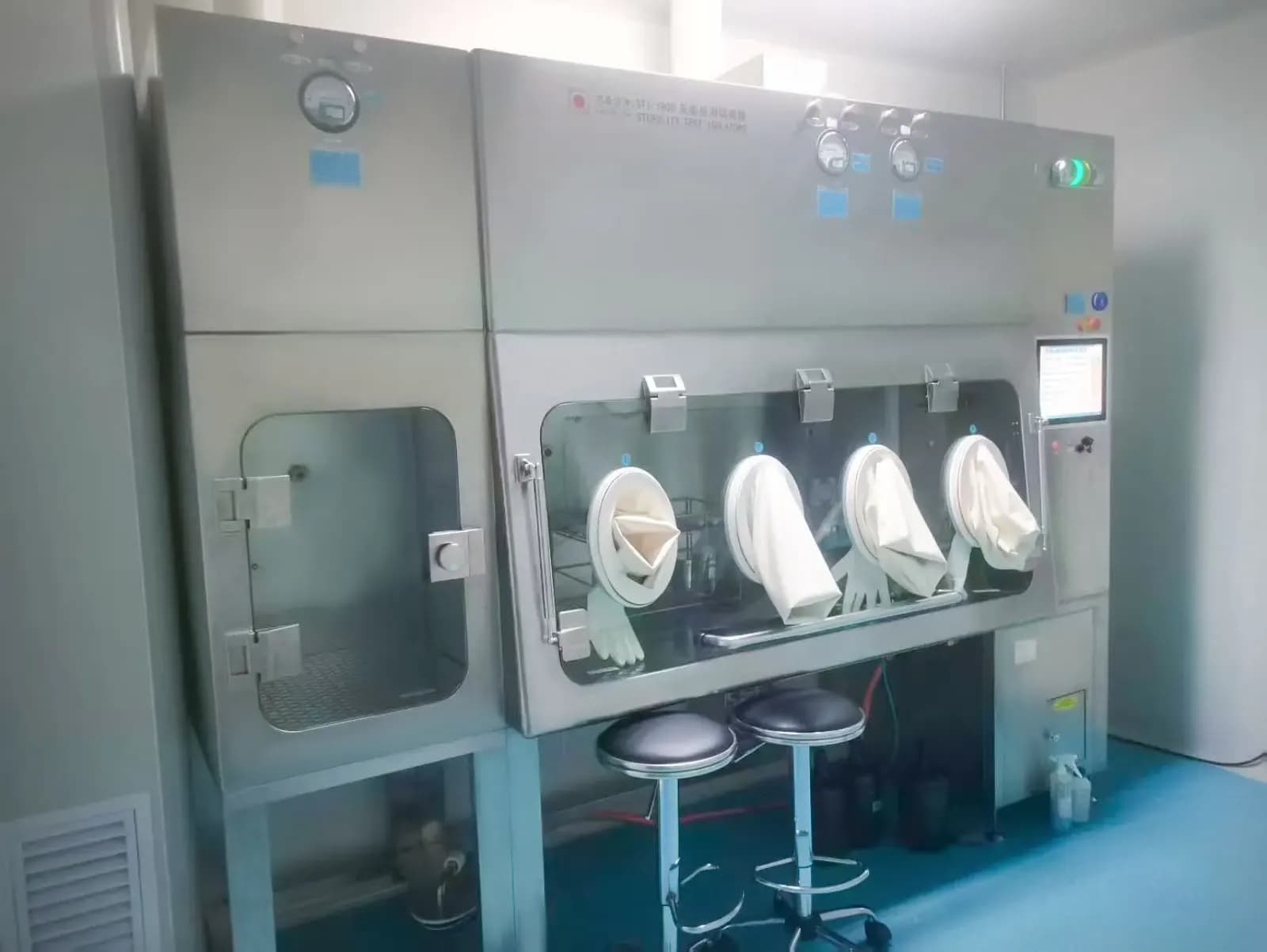 生物制药：无菌检验隔离器应用图片 4